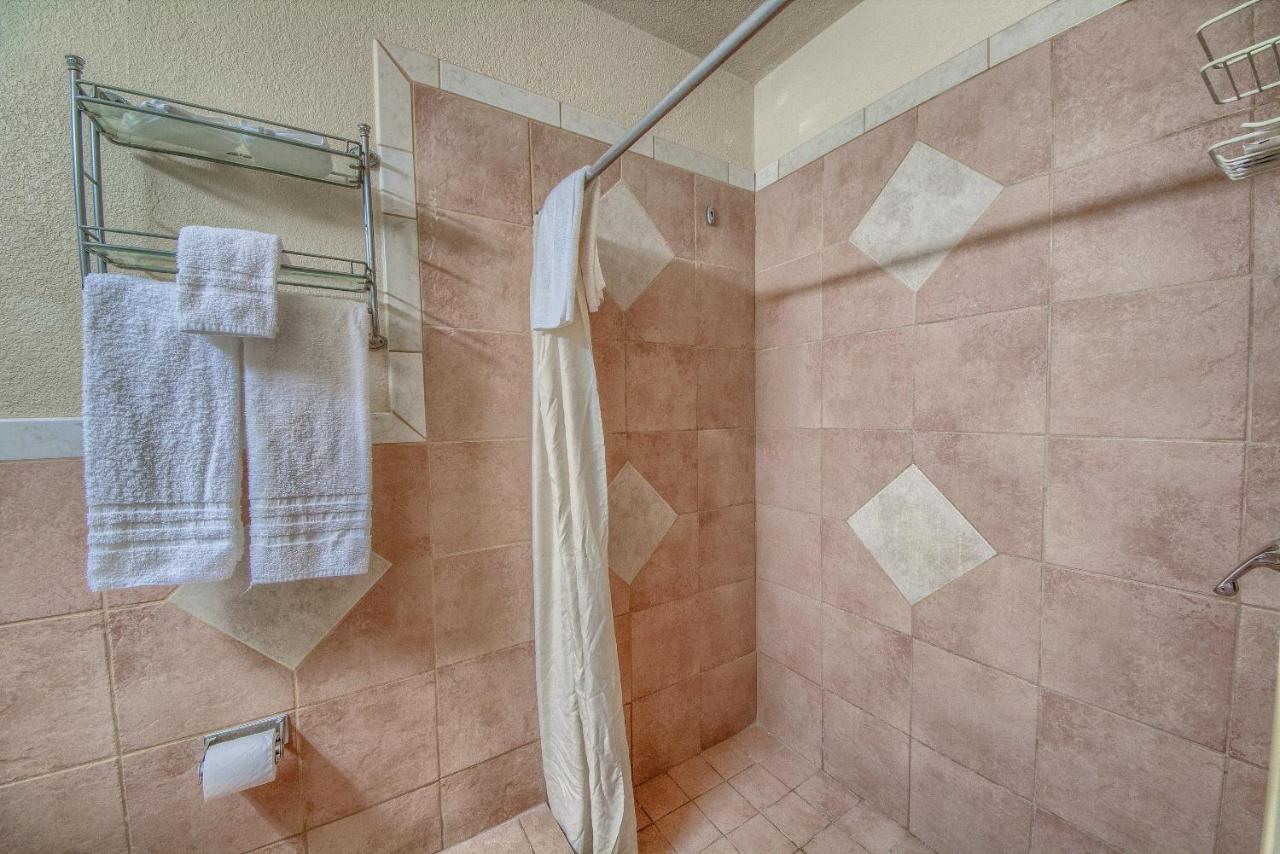 Amber Sky Motel 2*